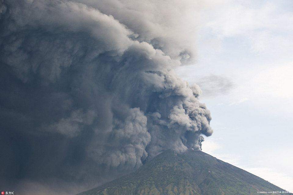 巴厘岛阿贡火山喷发最新动态，影响及应对措施揭秘