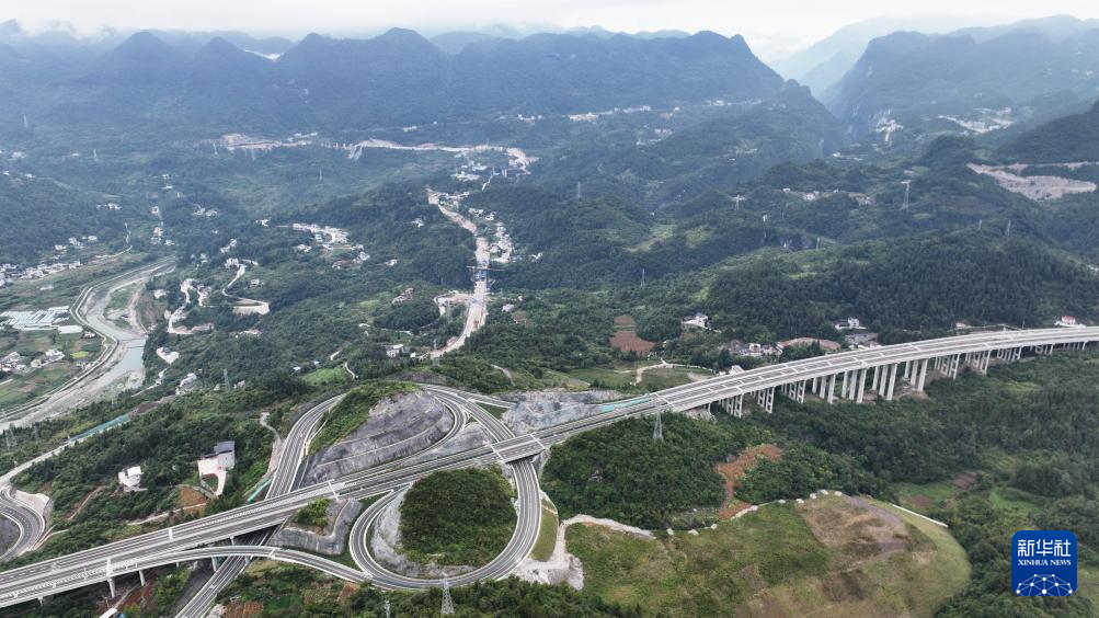 鹤峰高速公路建设进展最新消息及深度思考（11月4日）