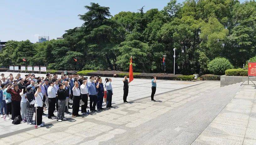 锤子图标新光芒闪耀，变革之力与学习自信跃升之路