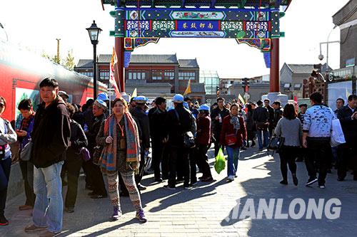 南锣鼓巷科技前沿揭秘，高科技产品体验之旅