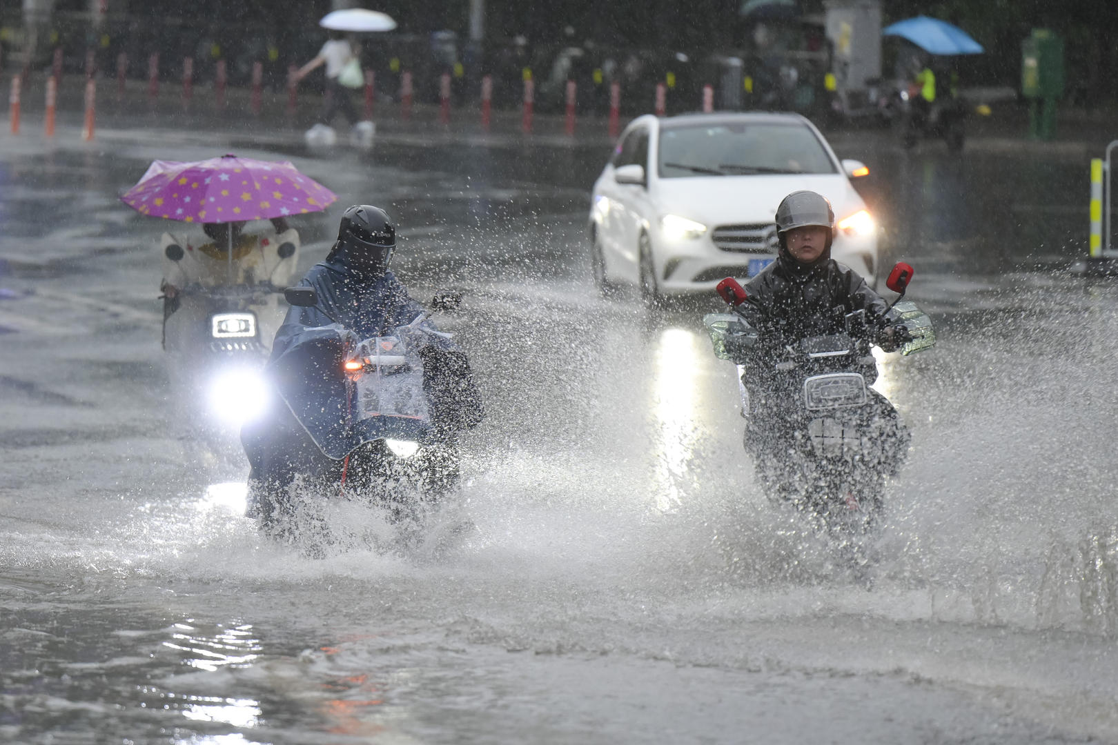 湖南暴雨中的励志篇章，学习力量与自信闪耀，预测未来湖南暴雨影响分析（2024年12月1日最新新闻）